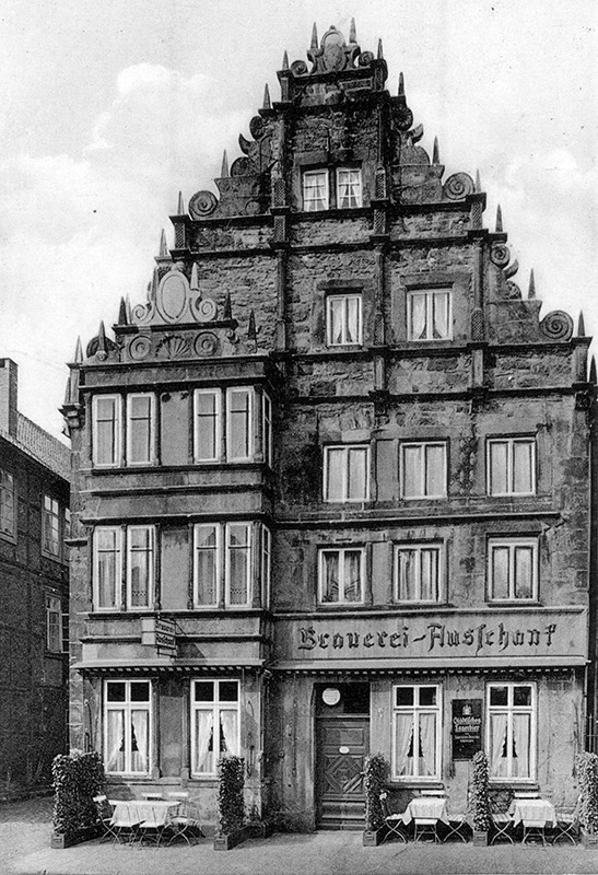 Im Brauerei Ausschank traf Busch seine Stadthäger Freunde